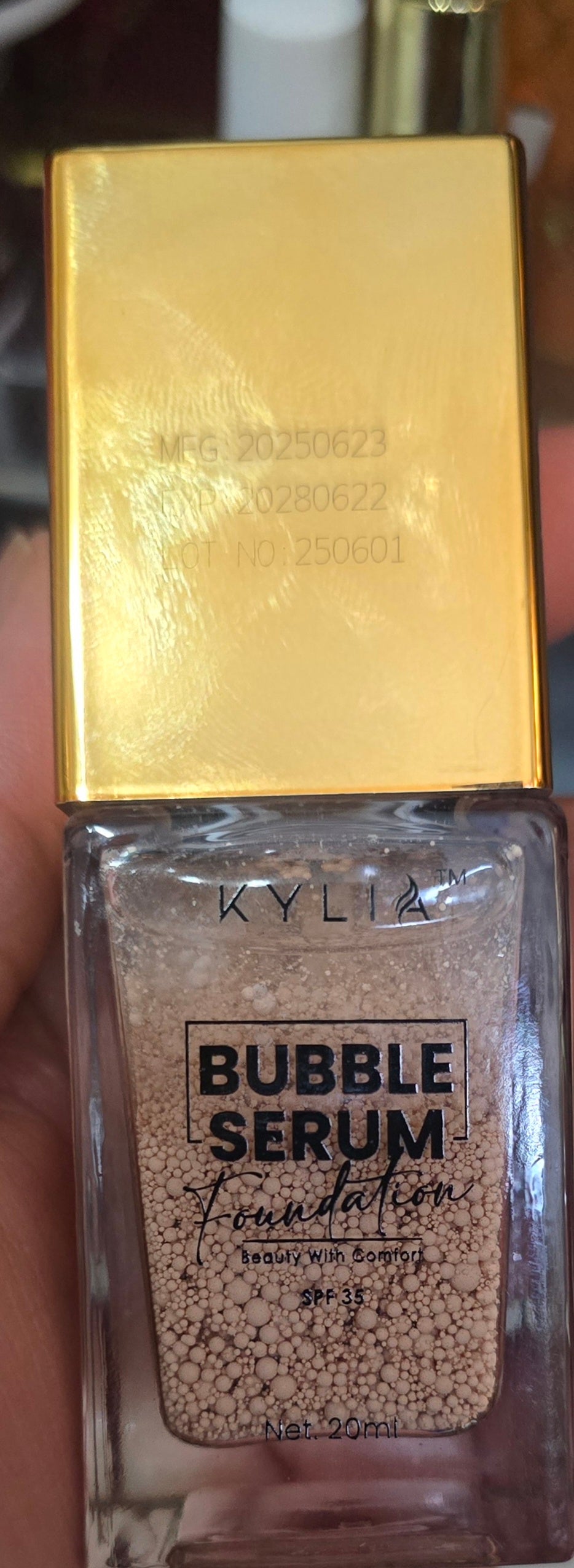 KYLIA BUBBLE SERUM FOUNDATION  SPF 35